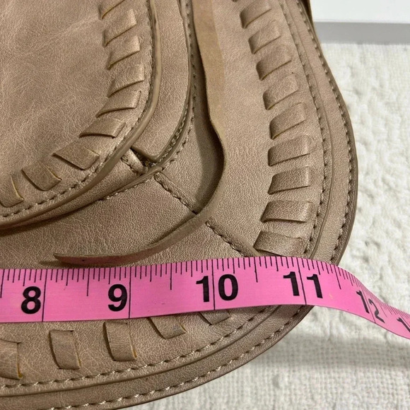 Urban‎ Expressions stylish Khloe crossbody saddle bag - Picture 13 of 14